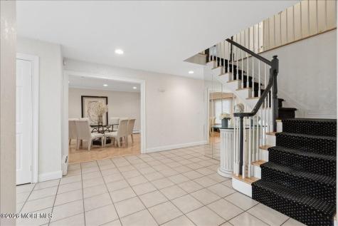 5 Crown Court Manalapan NJ 07726