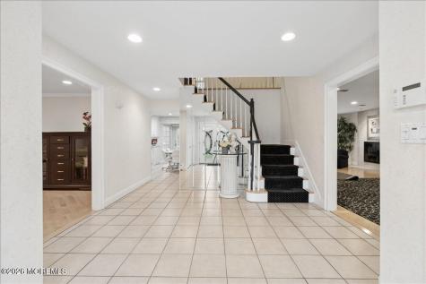 5 Crown Court Manalapan NJ 07726
