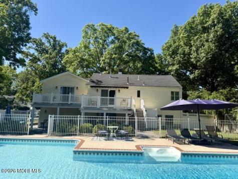 19 Maplewood Drive Middletown NJ 07748