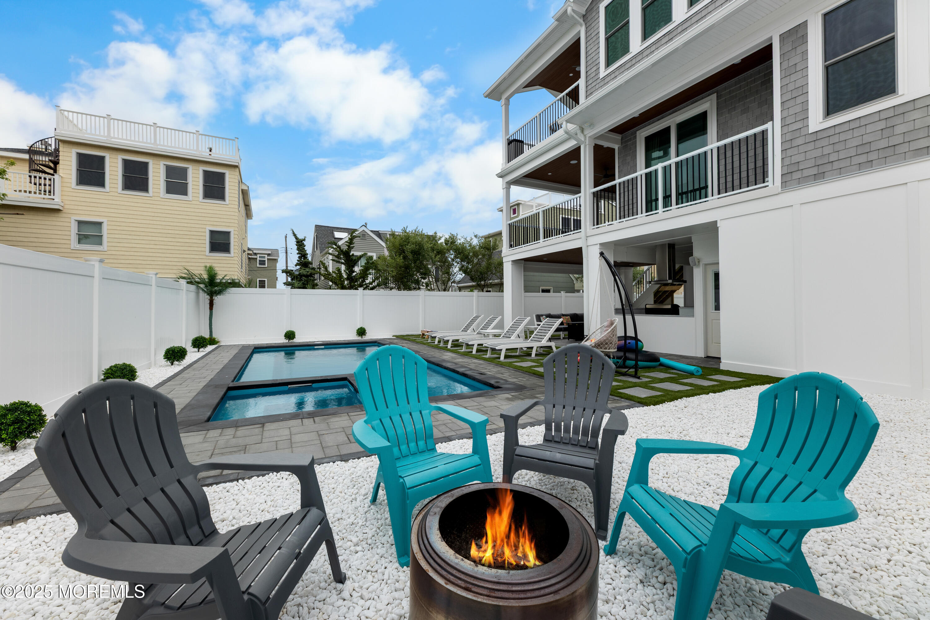 18 Mea Lane Long Beach Twp NJ 08008