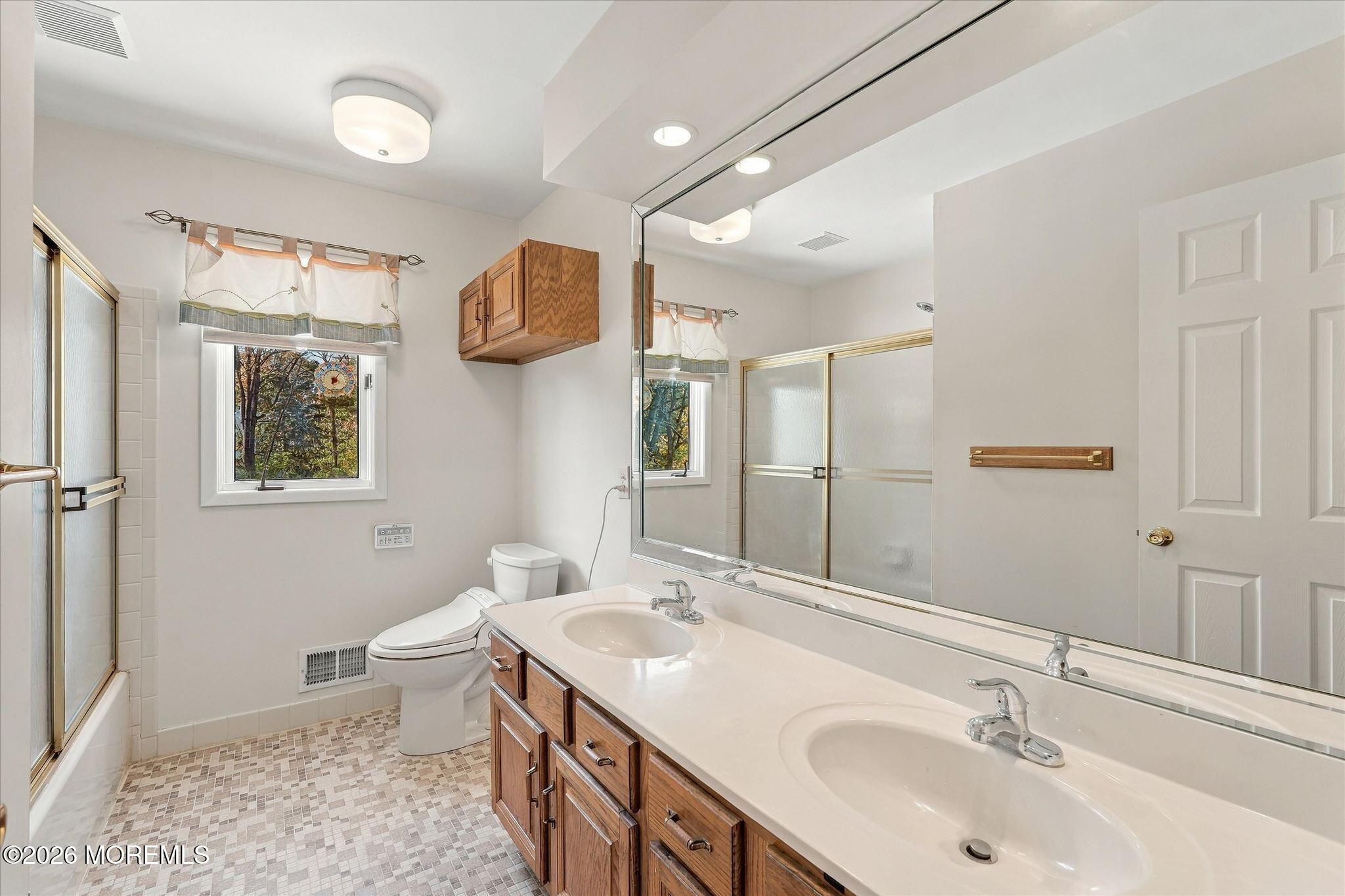 5 Penn Lane Middletown NJ 07748