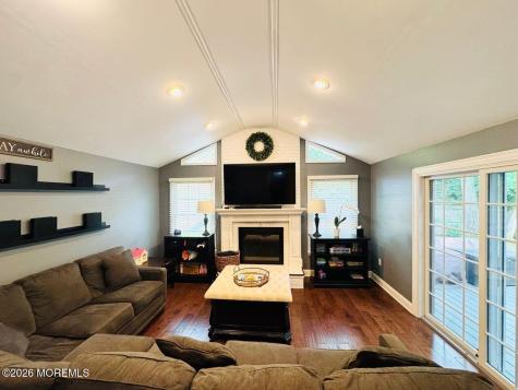 18 Providence Lane Howell NJ 07731