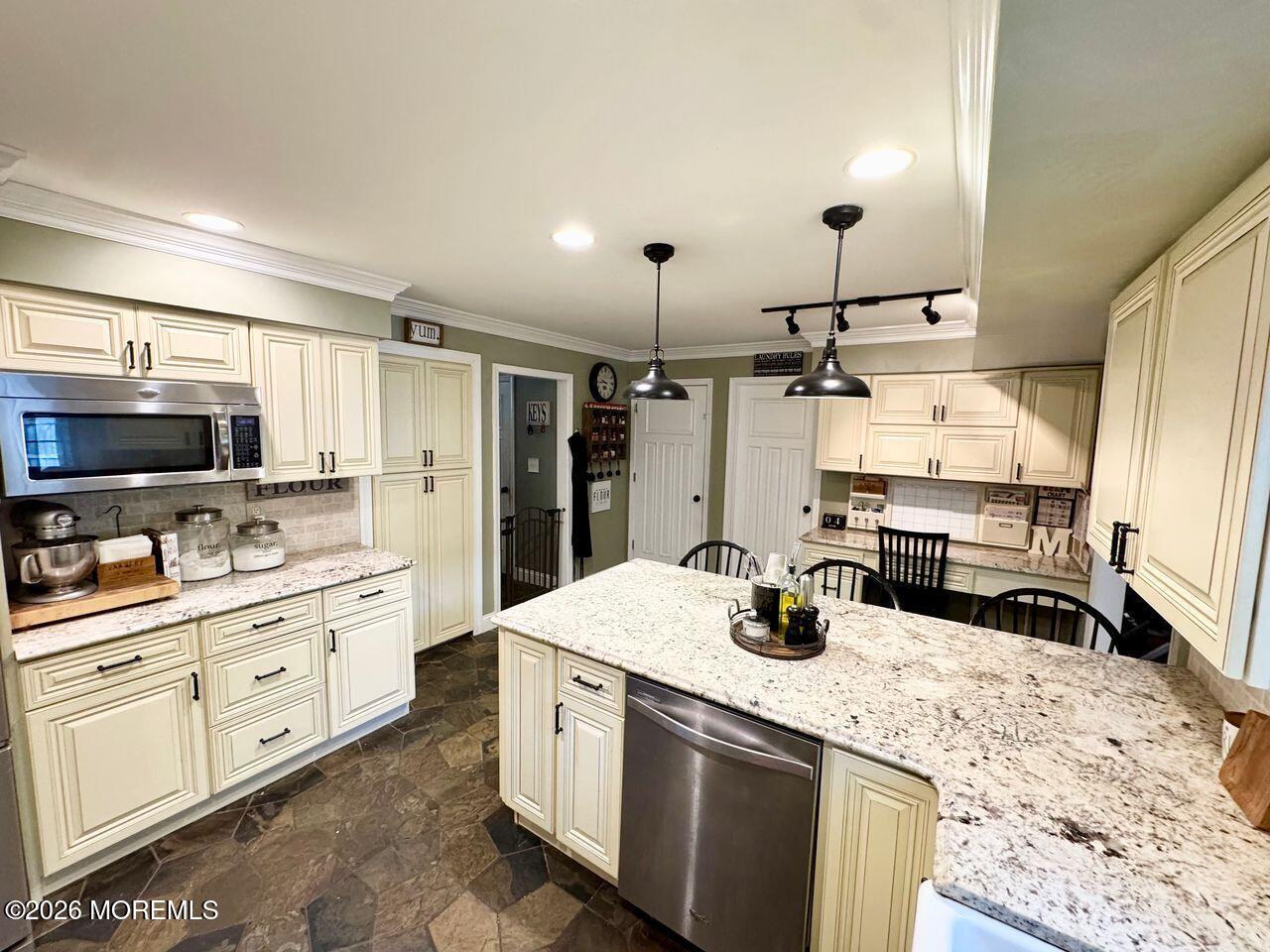 18 Providence Lane Howell NJ 07731