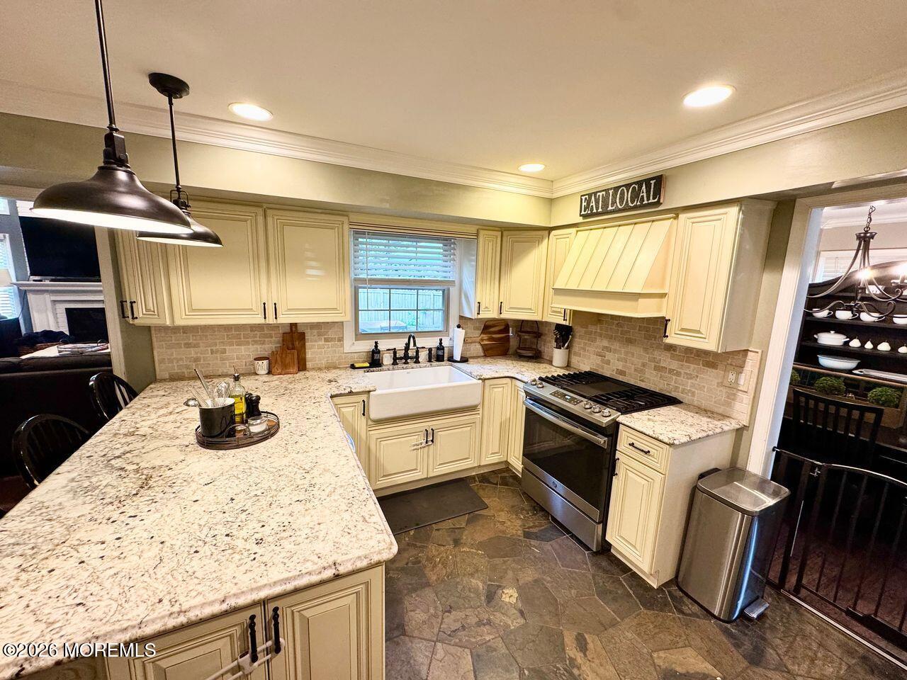 18 Providence Lane Howell NJ 07731