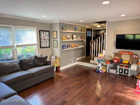 18 Providence Lane Howell NJ 07731
