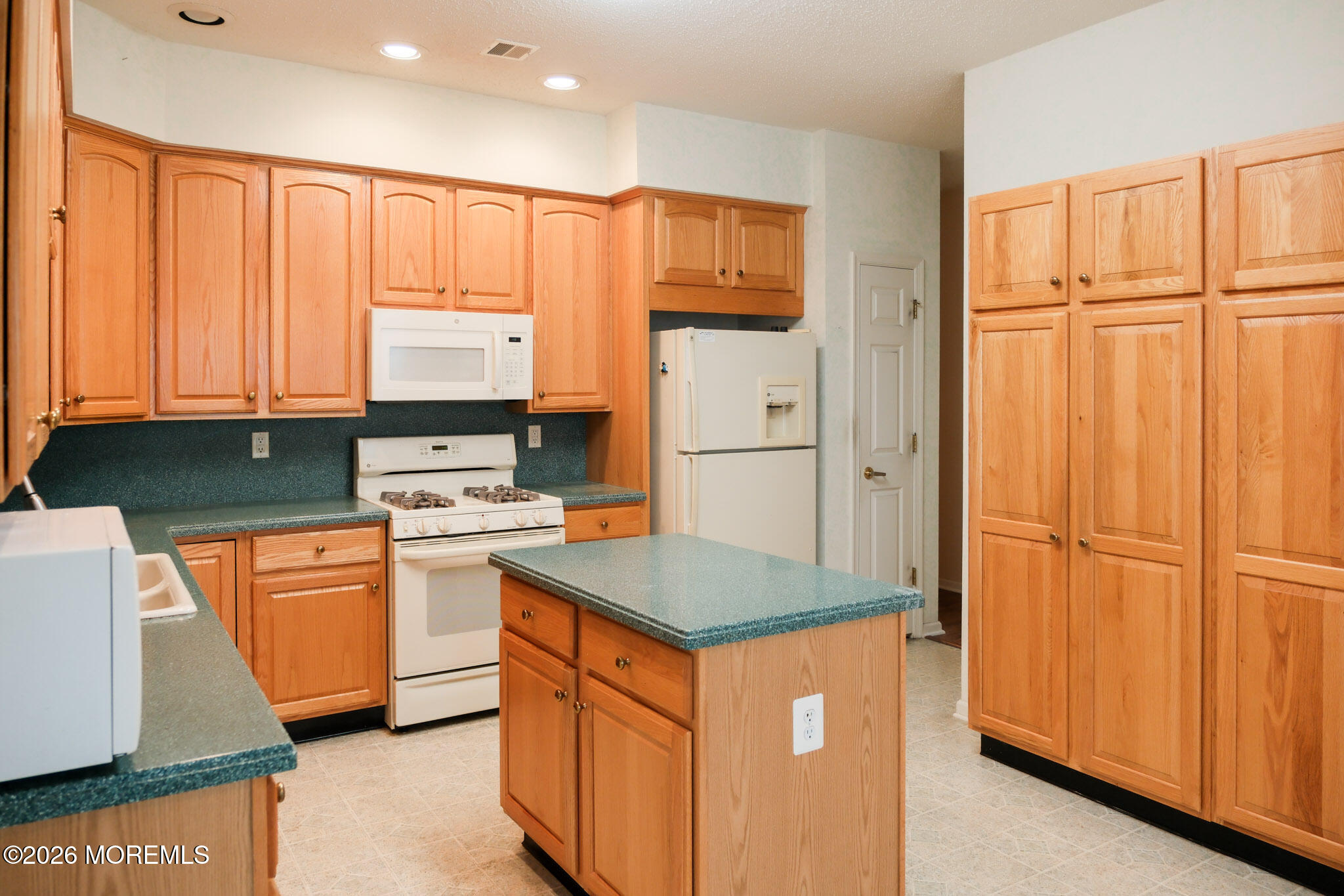 40 Sherwood Drive Monroe NJ 08831