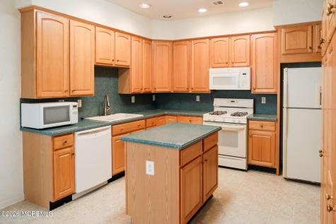 40 Sherwood Drive Monroe NJ 08831