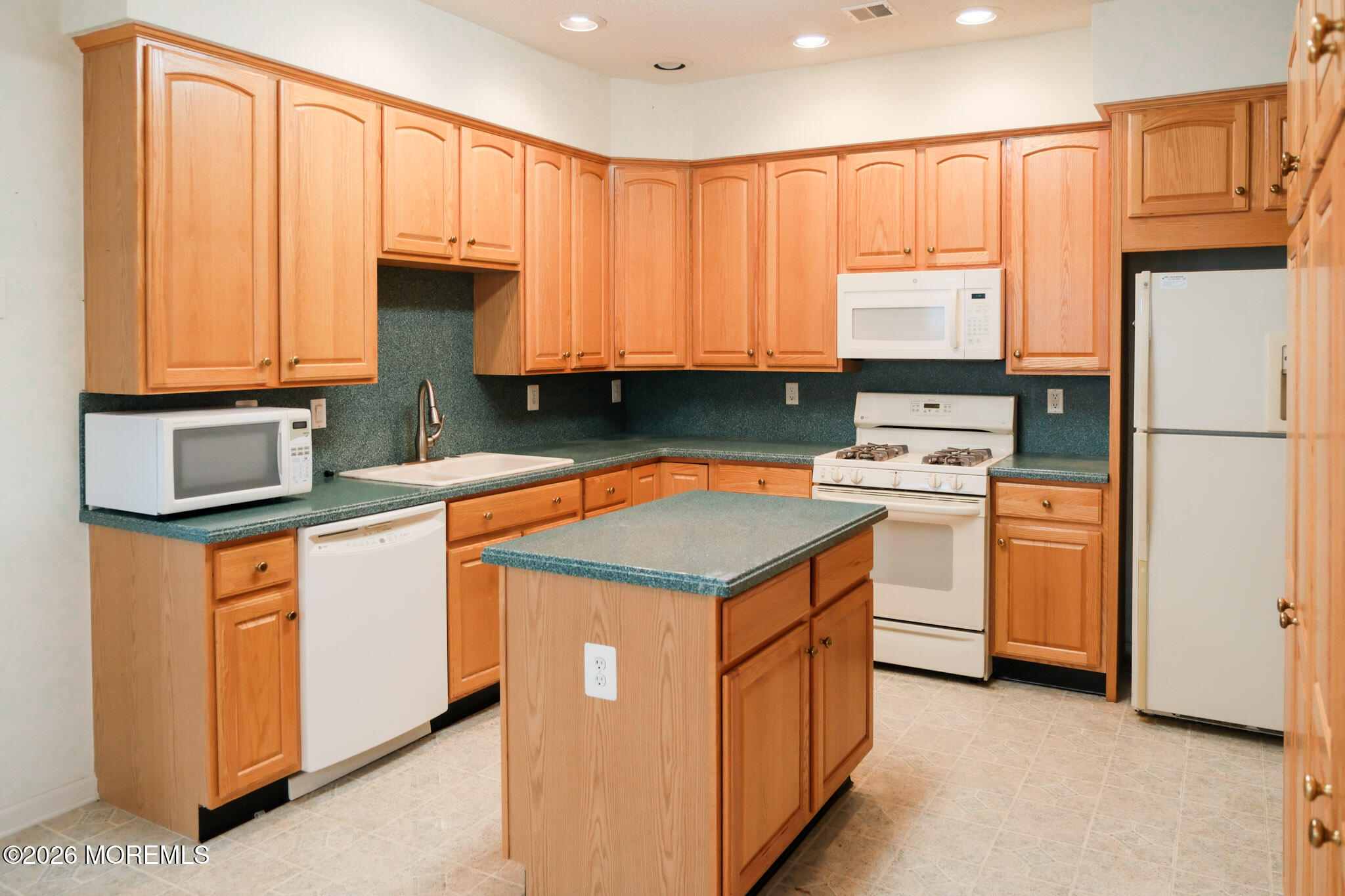 40 Sherwood Drive Monroe NJ 08831