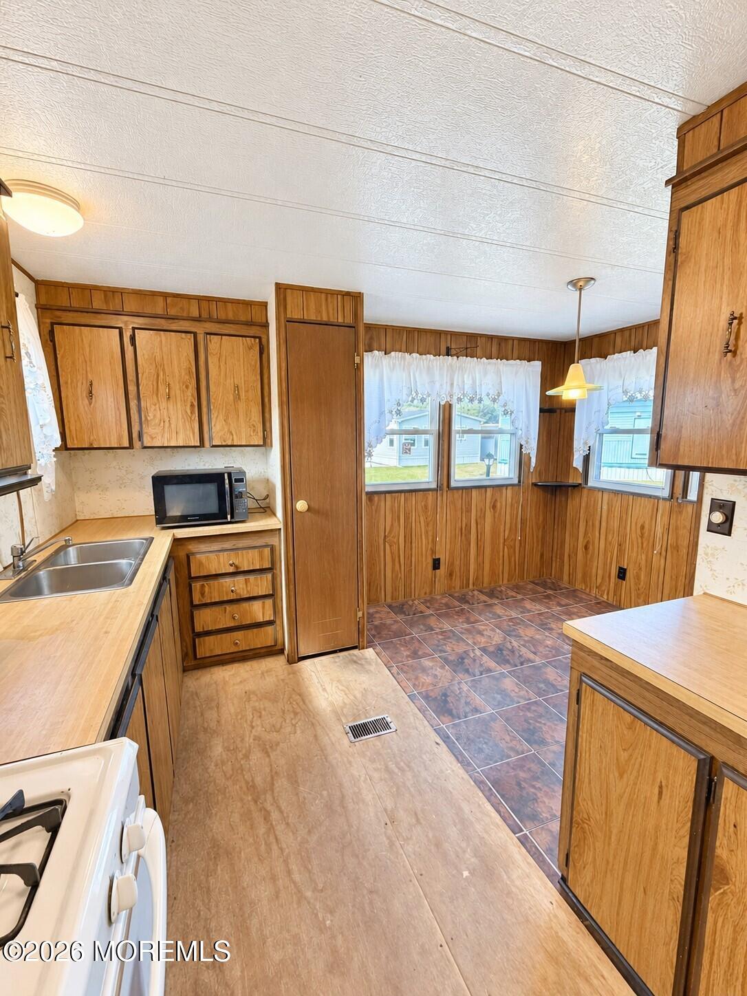 1421 Nature Way Toms River NJ 08755