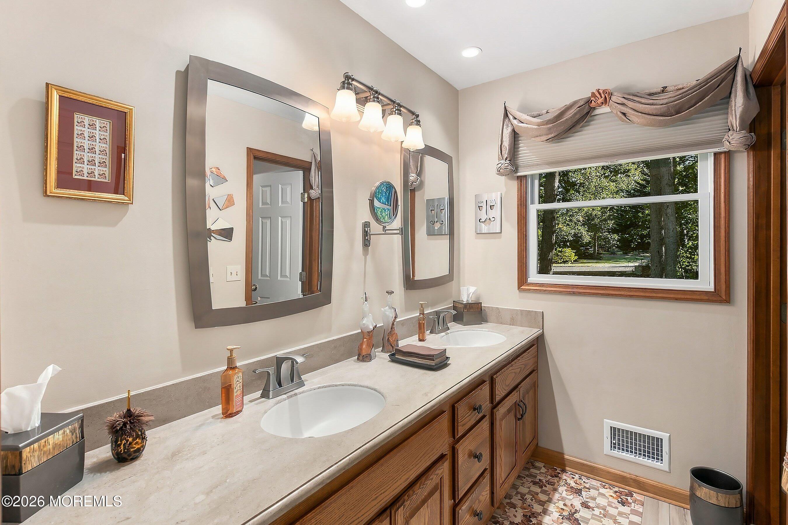 1 Oak Leaf Drive New Egypt NJ 08533