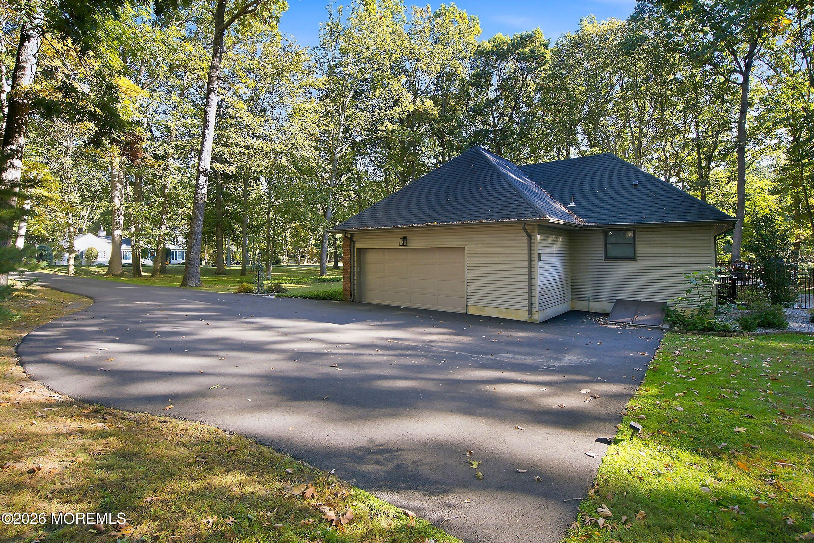 1 Oak Leaf Drive New Egypt NJ 08533