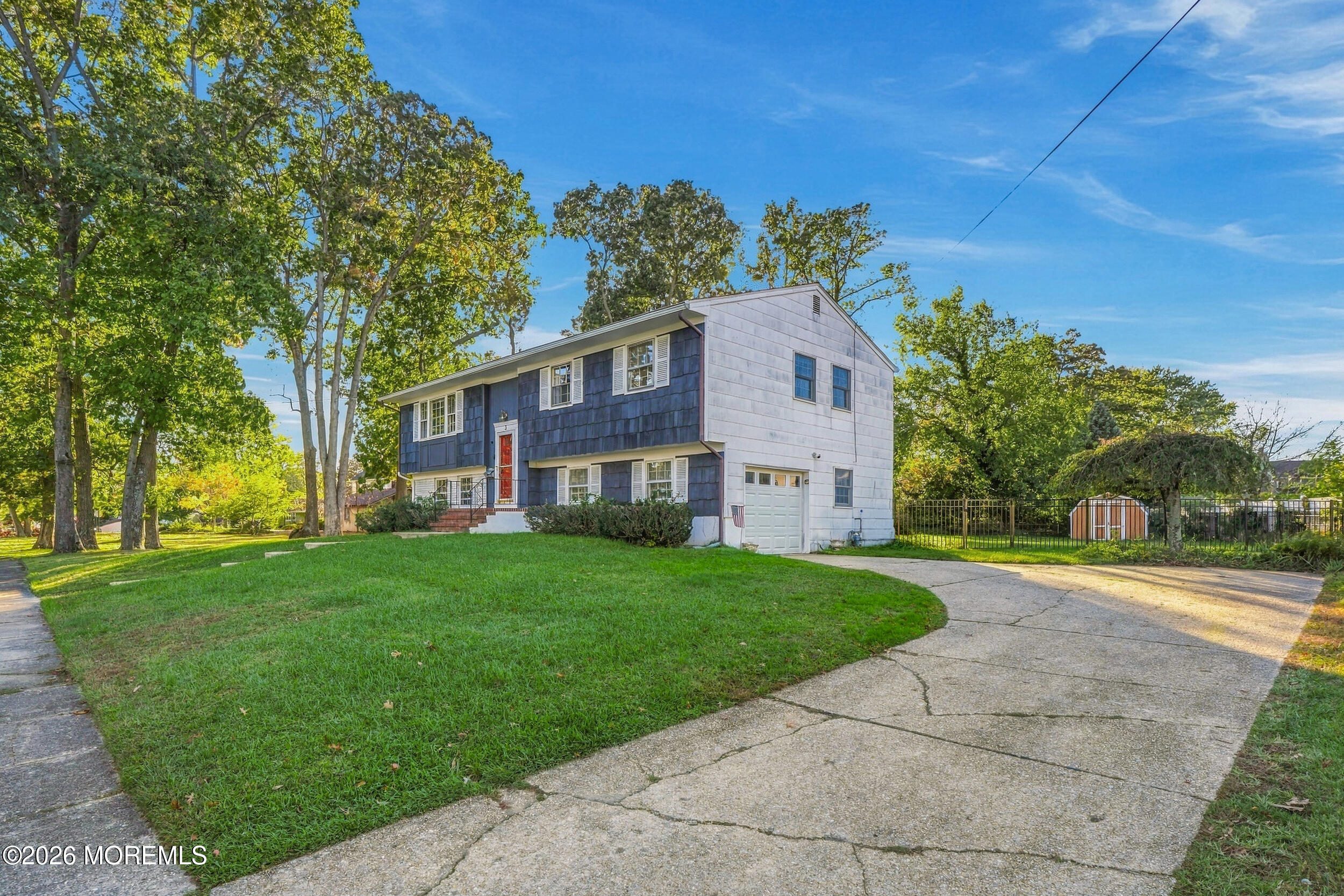 3 Roslyn Drive Oakhurst NJ 07755