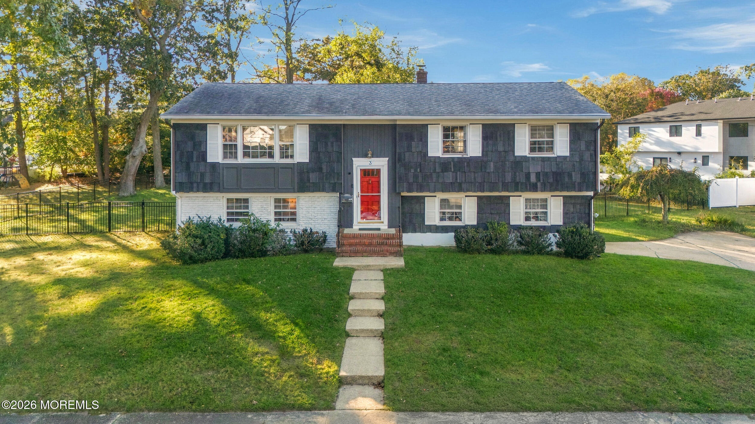 3 Roslyn Drive Oakhurst NJ 07755