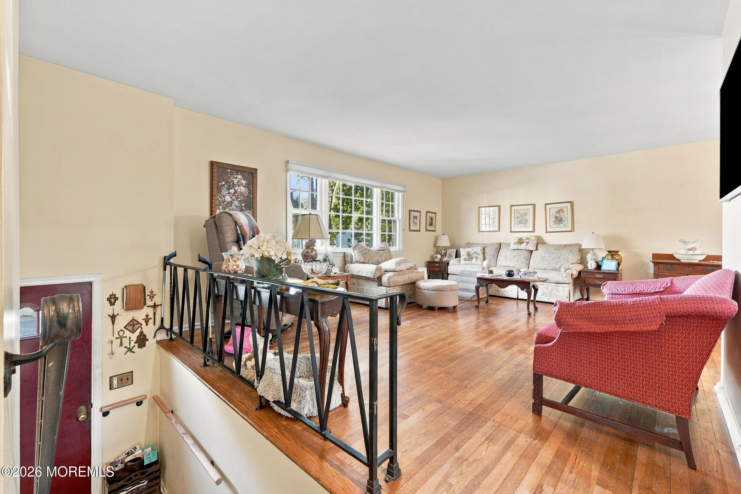 3 Roslyn Drive Oakhurst NJ 07755
