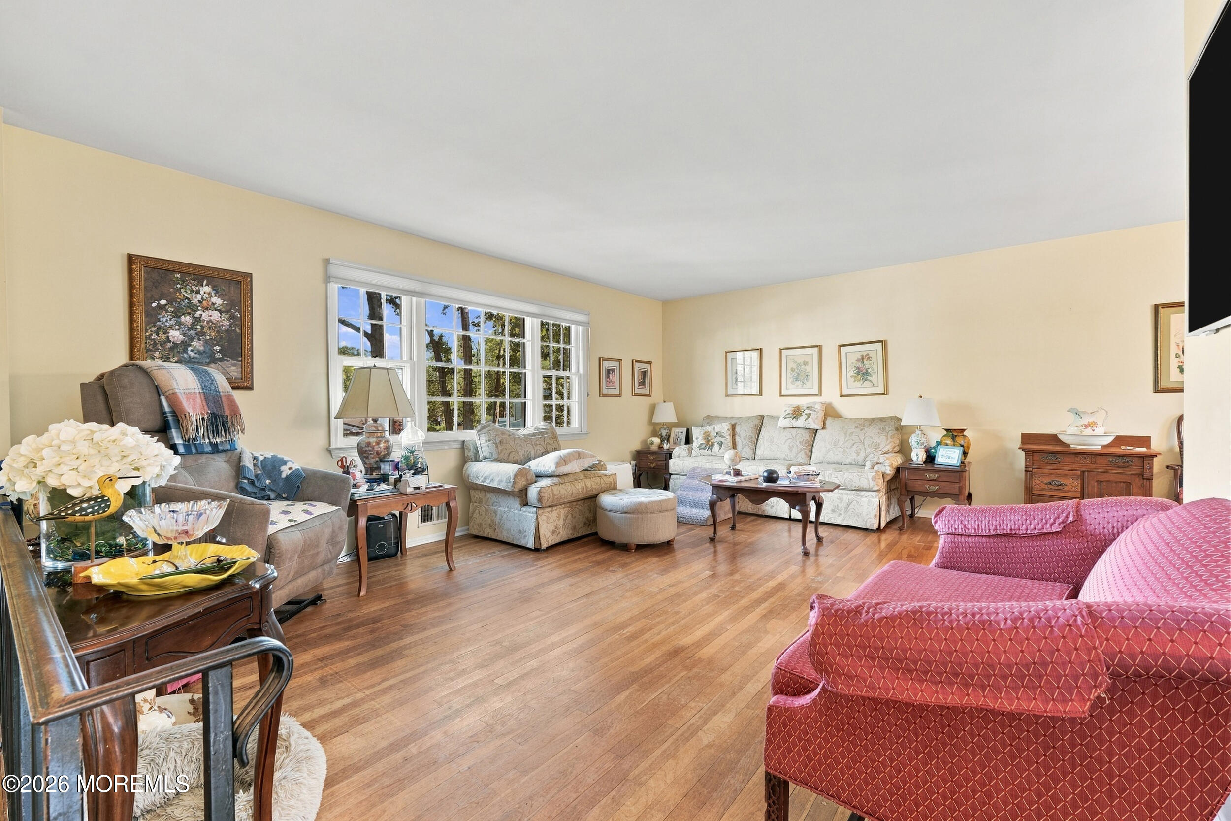3 Roslyn Drive Oakhurst NJ 07755