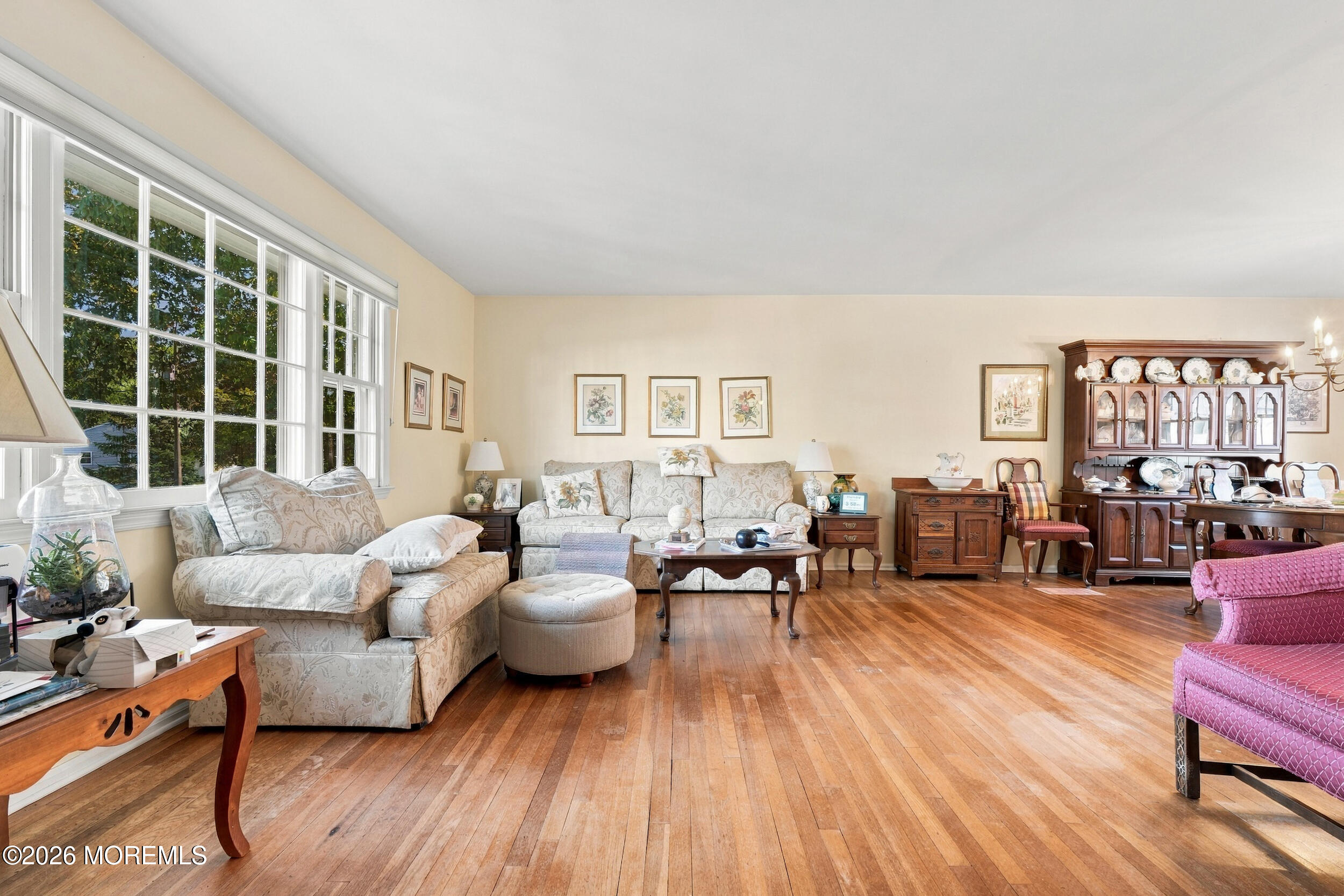 3 Roslyn Drive Oakhurst NJ 07755