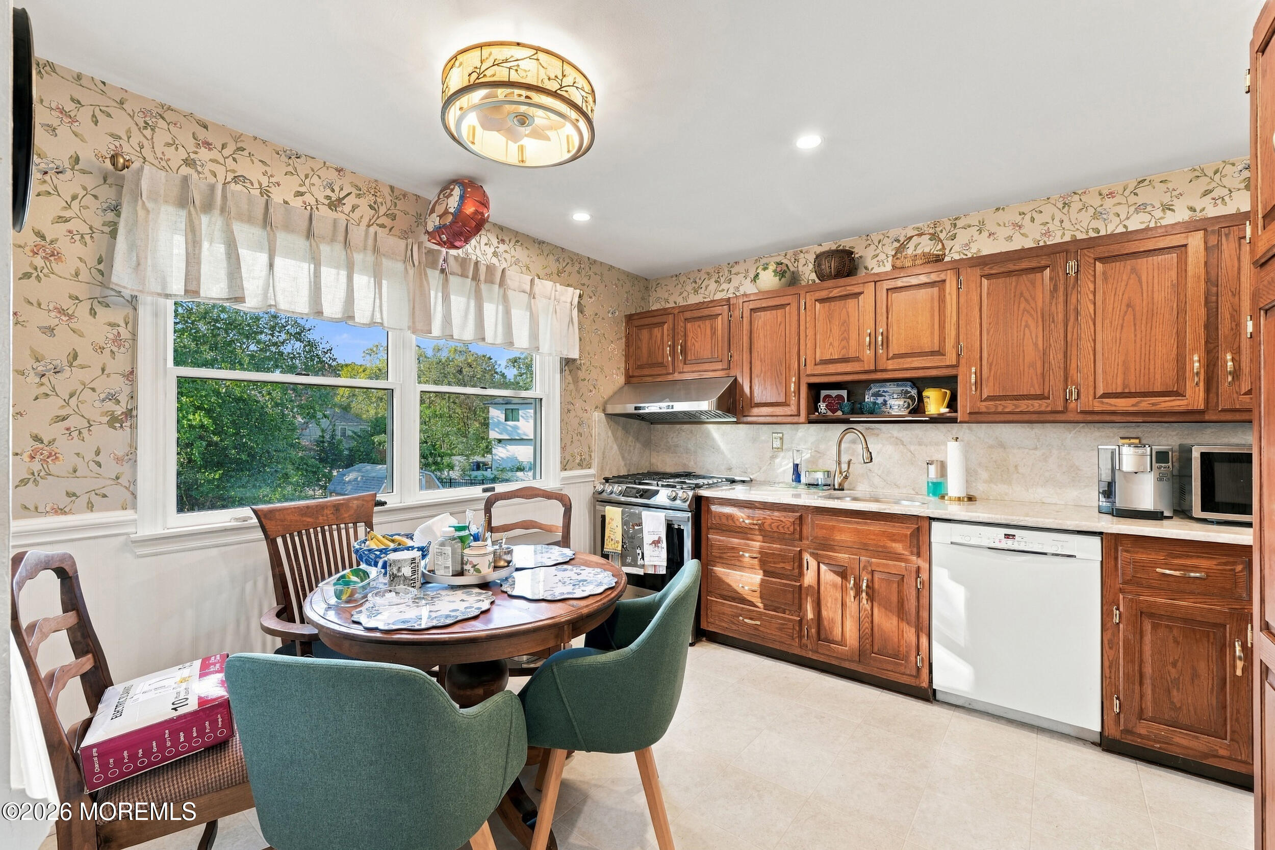 3 Roslyn Drive Oakhurst NJ 07755