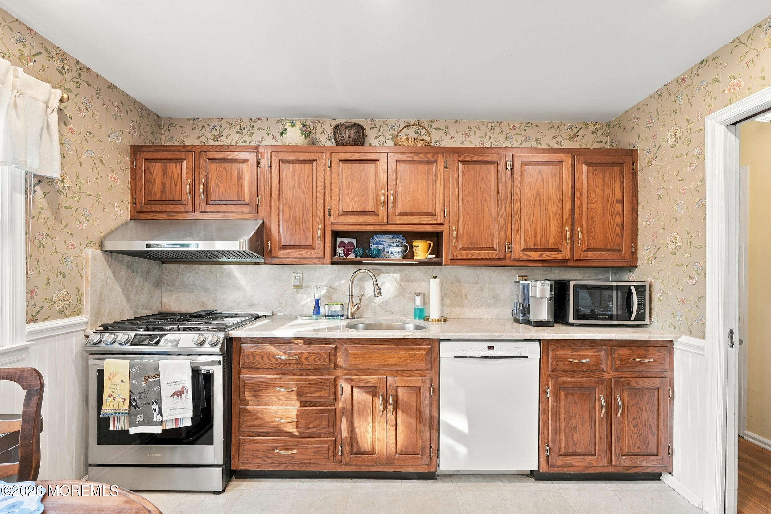 3 Roslyn Drive Oakhurst NJ 07755