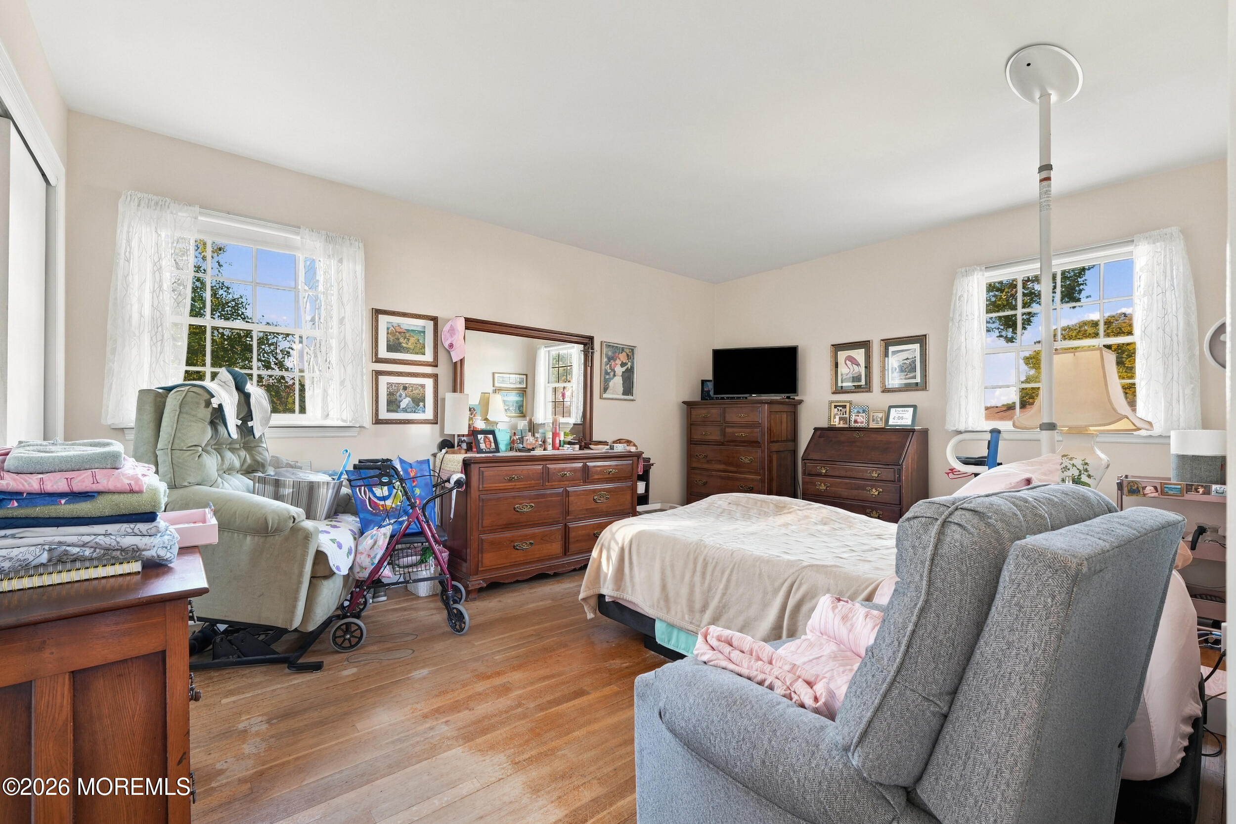 3 Roslyn Drive Oakhurst NJ 07755