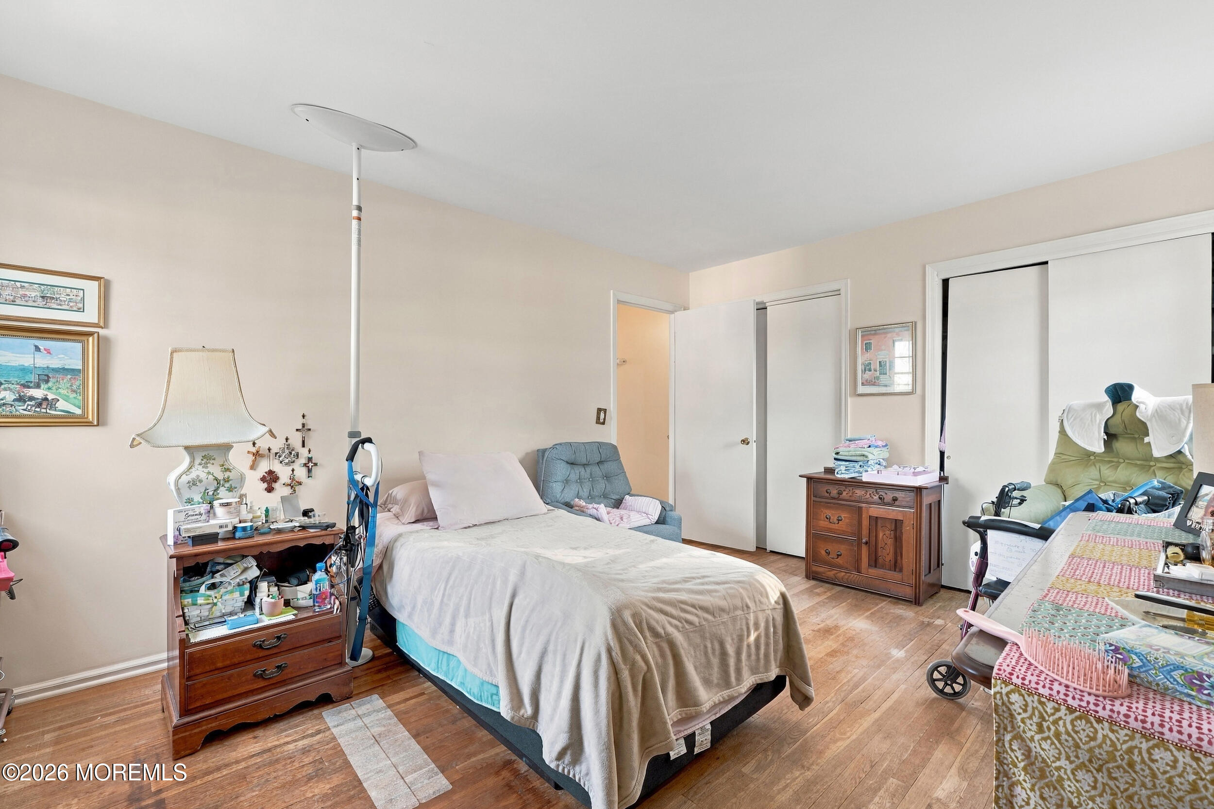 3 Roslyn Drive Oakhurst NJ 07755