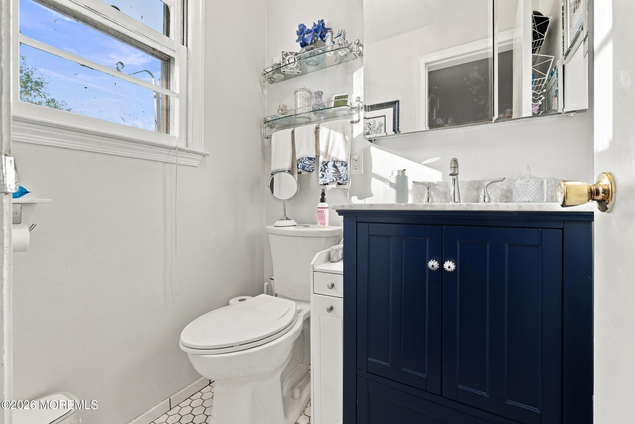 3 Roslyn Drive Oakhurst NJ 07755