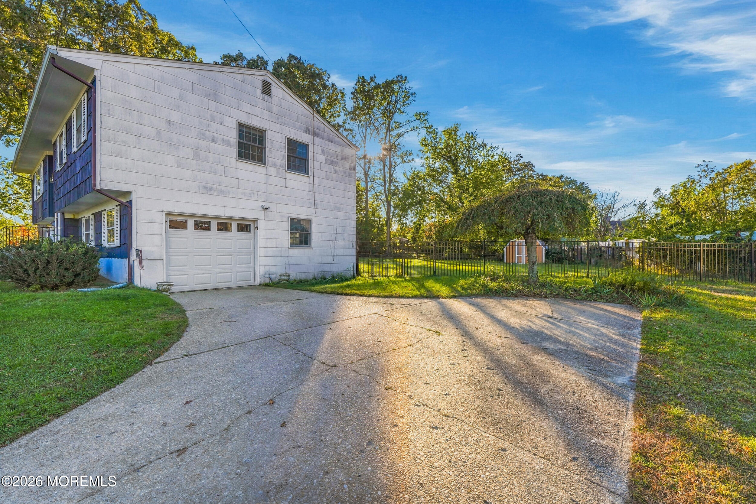 3 Roslyn Drive Oakhurst NJ 07755