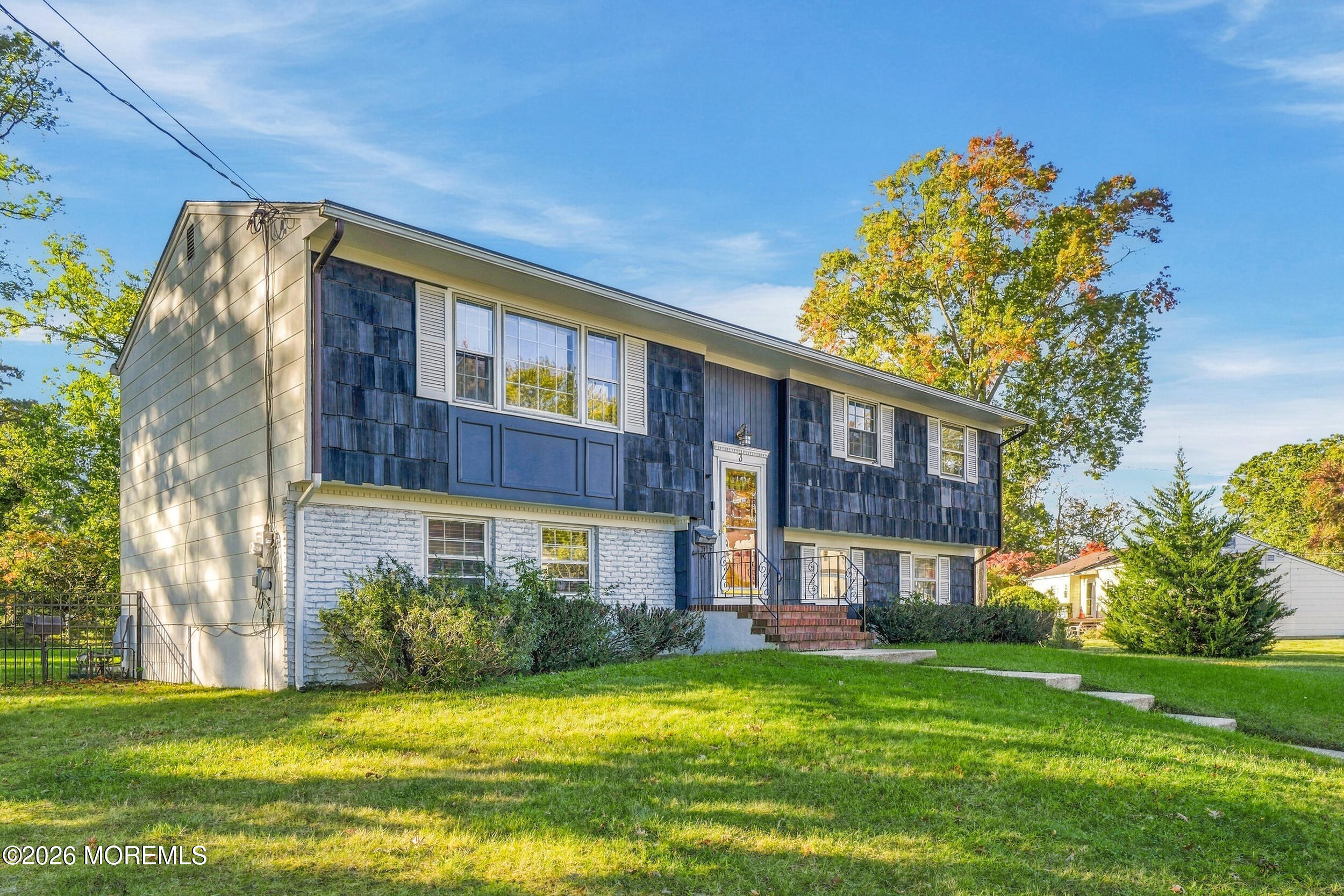 3 Roslyn Drive Oakhurst NJ 07755