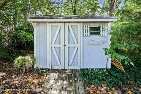 11 Bayberry Court Barnegat NJ 08005