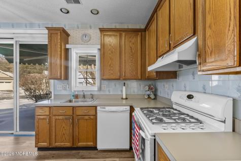 34 Molly Lane Brick NJ 08723