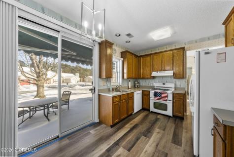 34 Molly Lane Brick NJ 08723