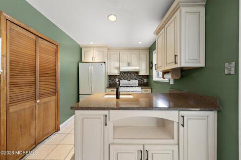 25 Carlow Way Hazlet NJ 07730