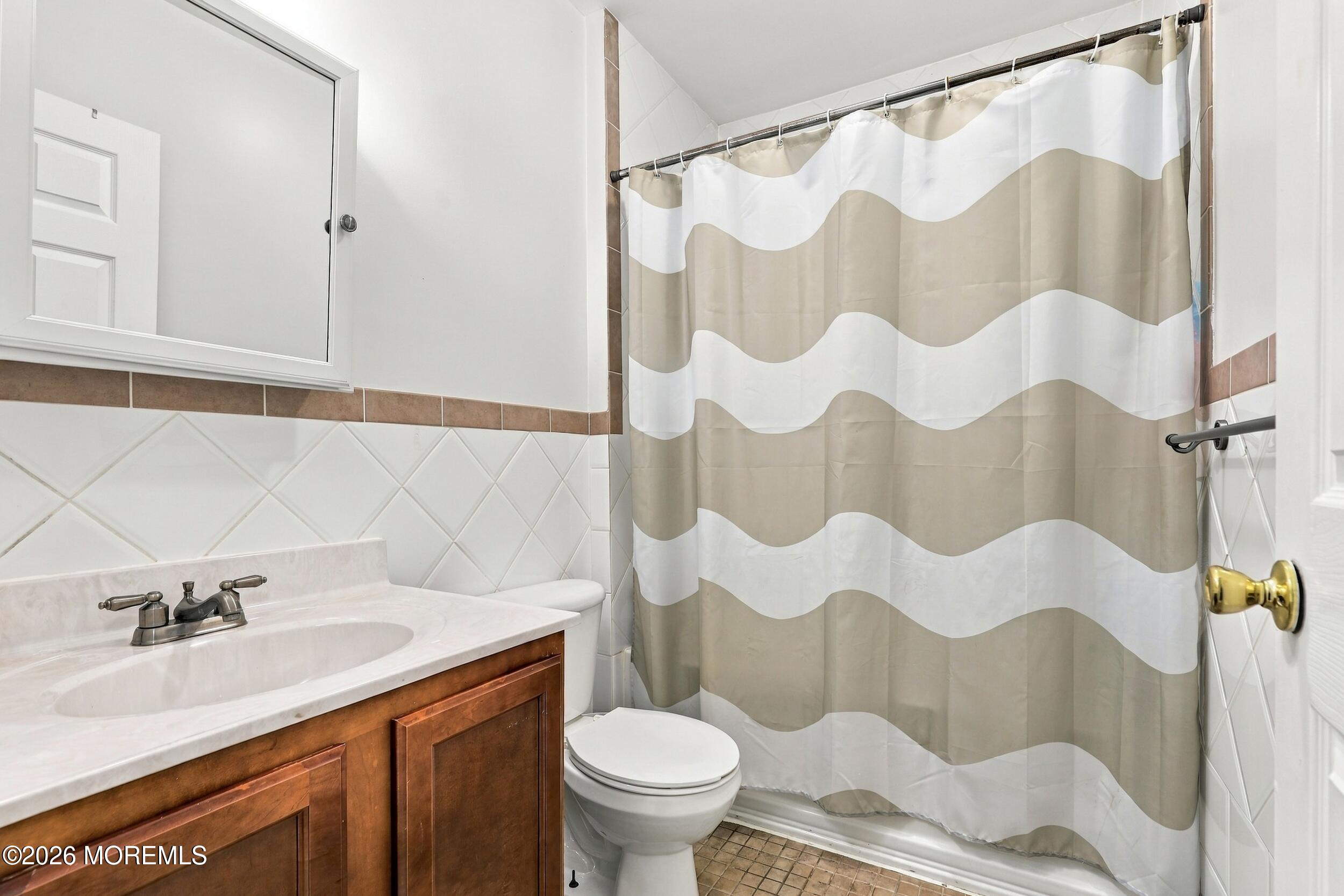 7 Grassmere Street Lakewood NJ 08701