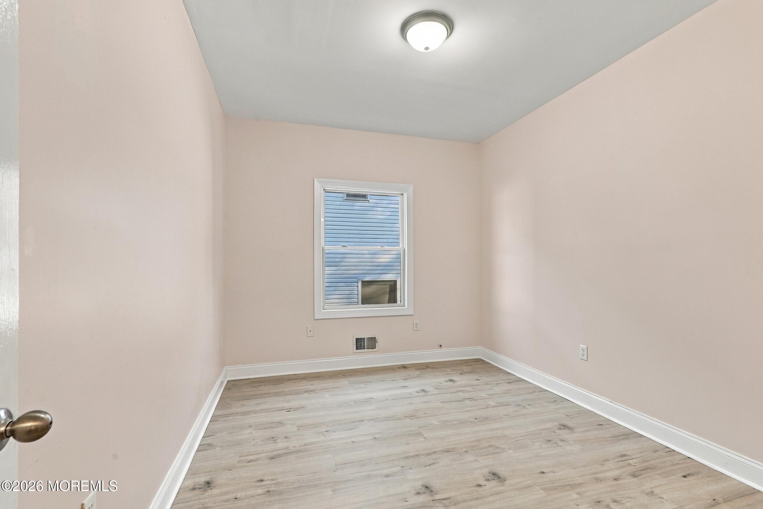 7 Grassmere Street Lakewood NJ 08701