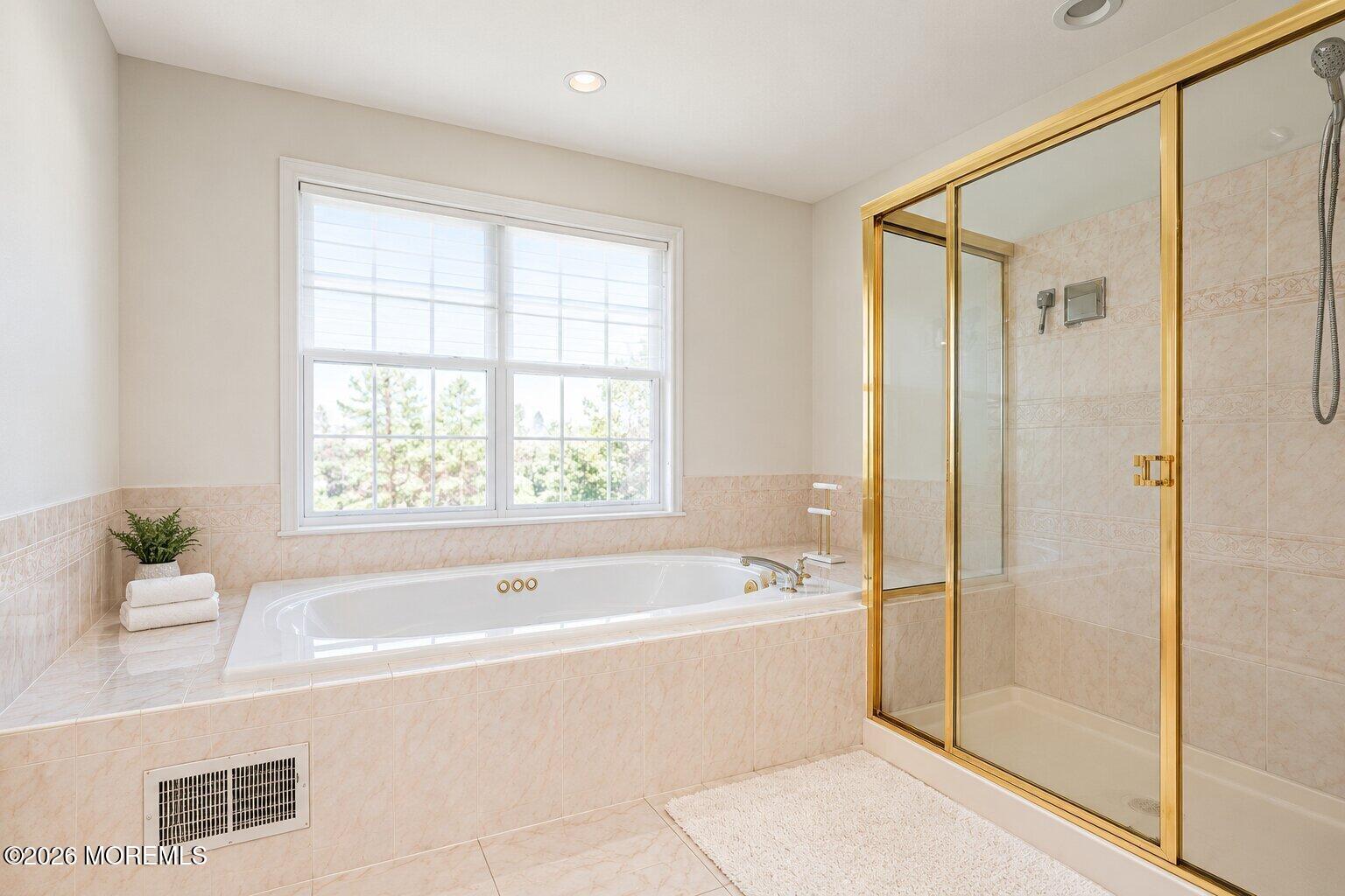 4 Lightfoot Drive Manalapan NJ 07726