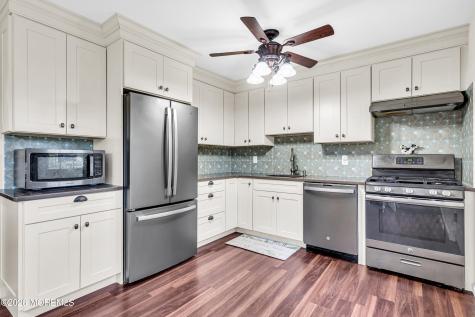 52 Darien Road Howell NJ 07731
