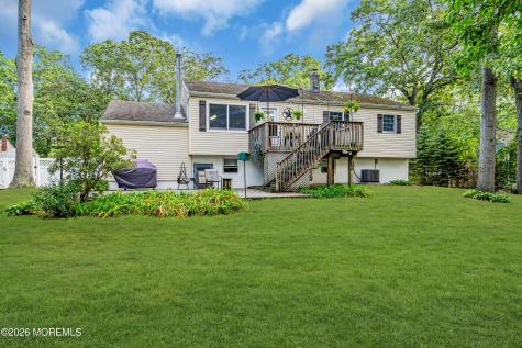 52 Darien Road Howell NJ 07731