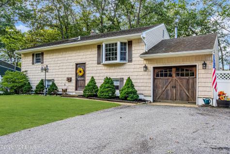 52 Darien Road Howell NJ 07731