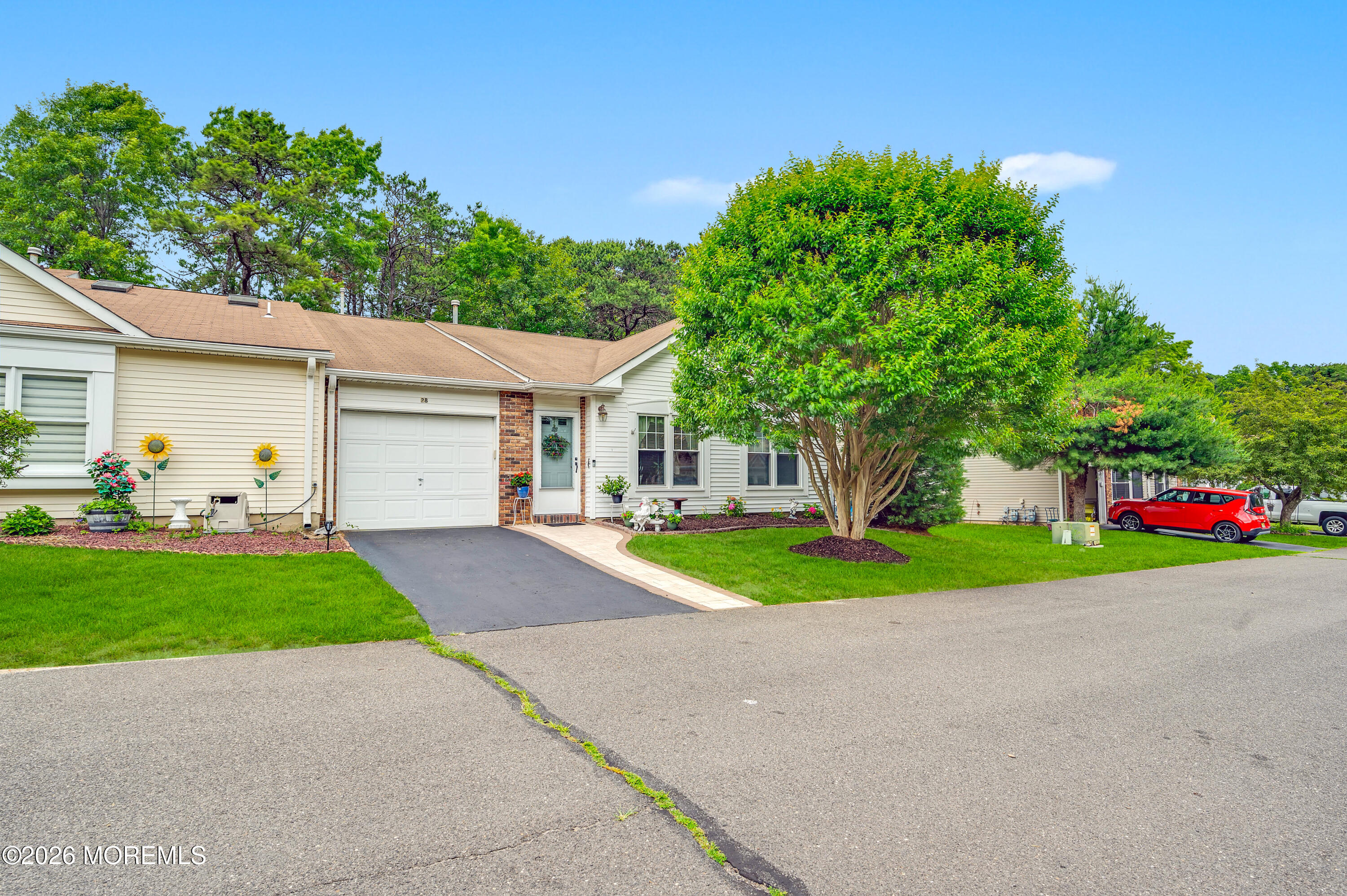 28 Nicole Court Lakewood NJ 08701