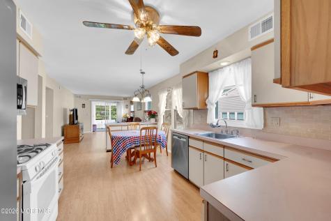 28 Nicole Court Lakewood NJ 08701