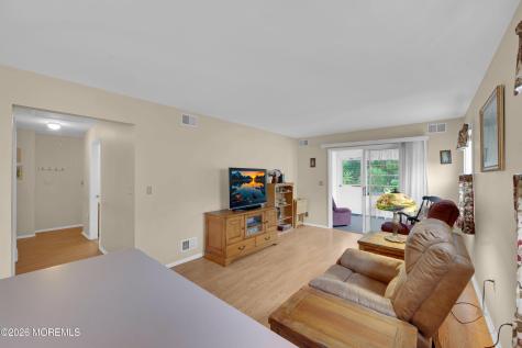 28 Nicole Court Lakewood NJ 08701
