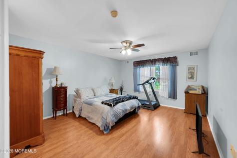 28 Nicole Court Lakewood NJ 08701