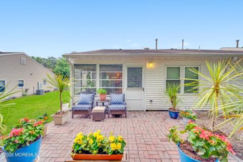 28 Nicole Court Lakewood NJ 08701
