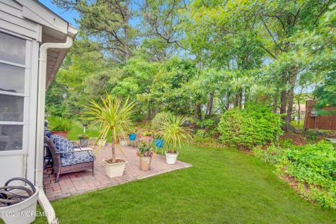 28 Nicole Court Lakewood NJ 08701