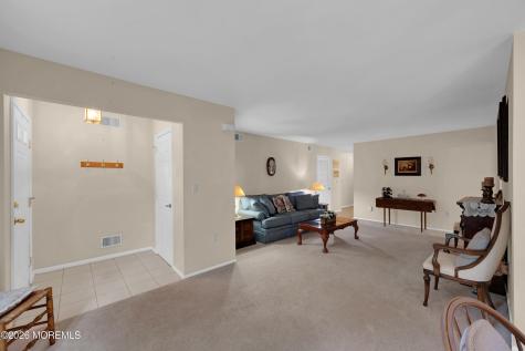 28 Nicole Court Lakewood NJ 08701