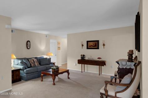 28 Nicole Court Lakewood NJ 08701