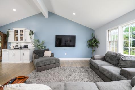 19 Kelvin Avenue Leonardo NJ 07737