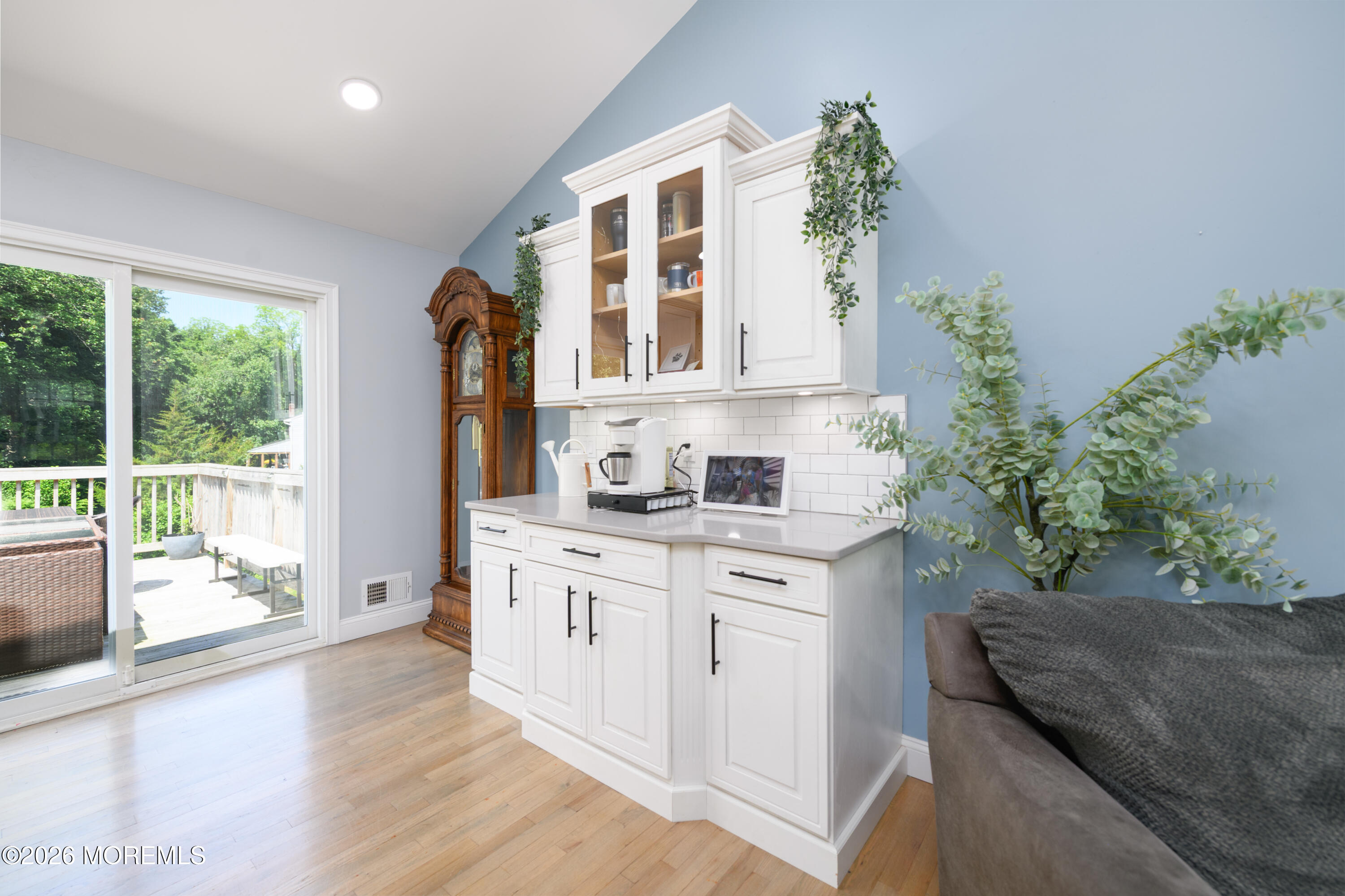 19 Kelvin Avenue Leonardo NJ 07737