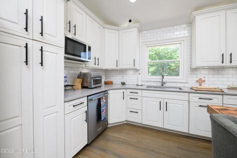 19 Kelvin Avenue Leonardo NJ 07737
