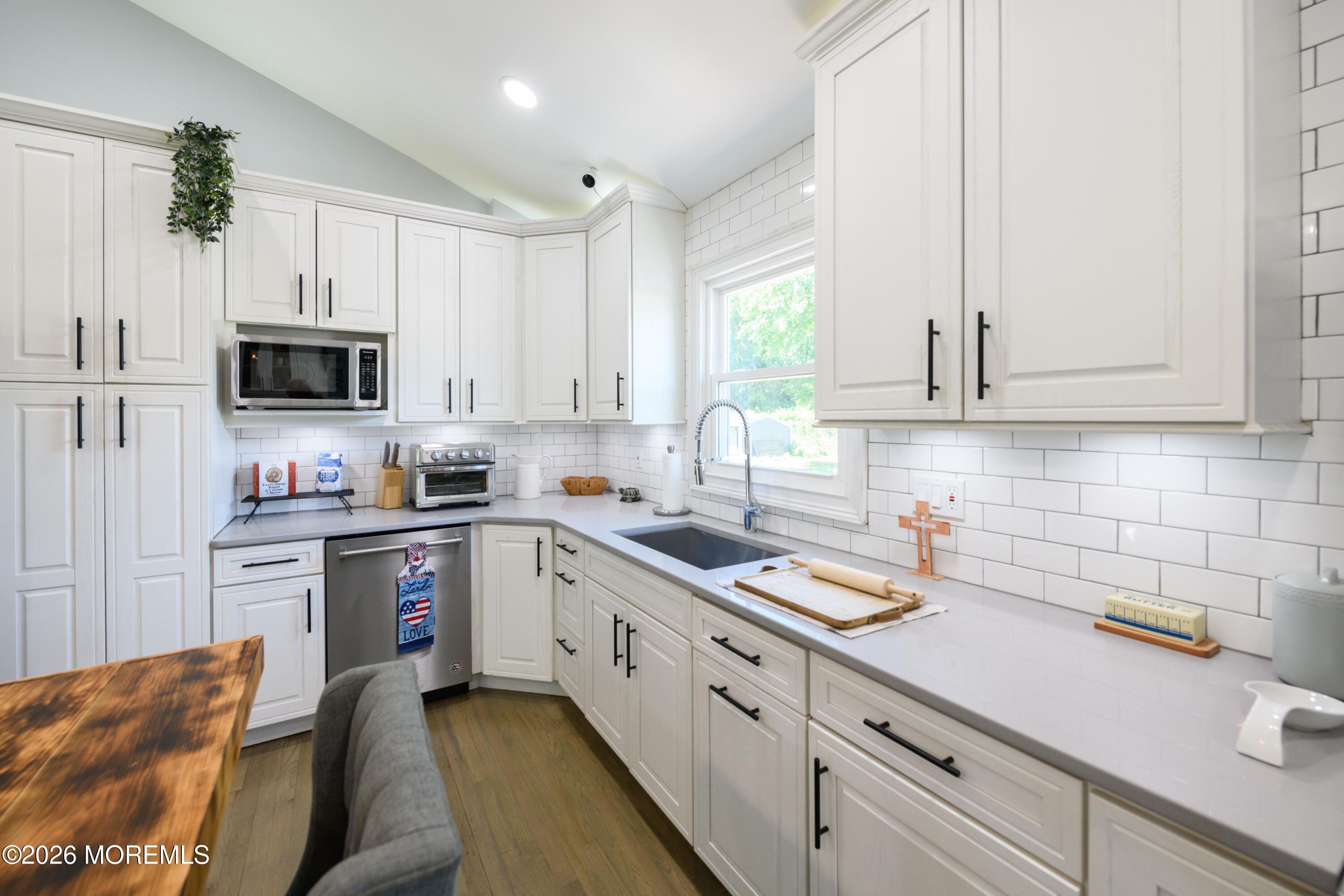 19 Kelvin Avenue Leonardo NJ 07737
