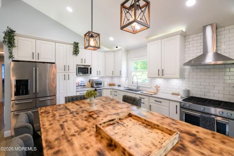 19 Kelvin Avenue Leonardo NJ 07737